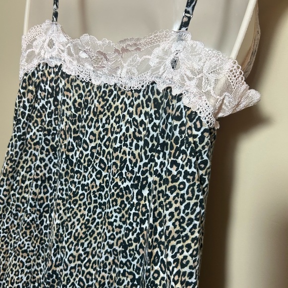 Victorias Secret Medium Leopard Slip Dress Chemise Nightie Pink Lace Cheetah - Picture 7 of 7